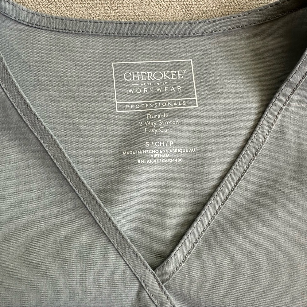 Cherokee Maternity Mock Wrap Scrub Top. Grey. Small. - Picture 3 of 7